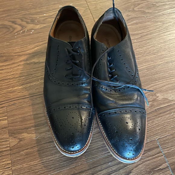Johnston and Murphy dress shoes